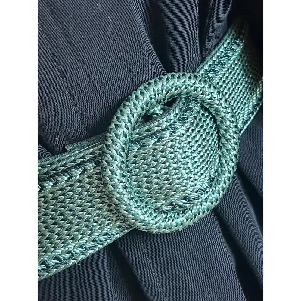 Handmade woven belt in green, sliding style